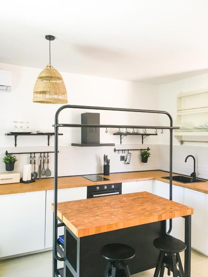 Land And Sea Apartment Primosten Exterior photo